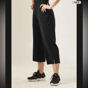 NWOT Athleta Black Cosmic Crop Pant Size XSP (A10)